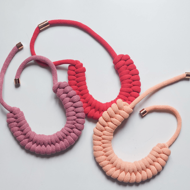 Colliers textiles - Bijoux faits à la main