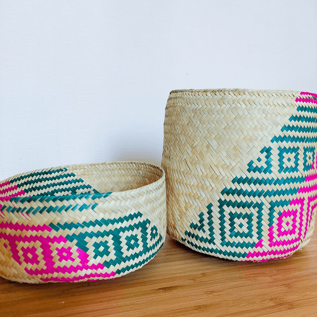 Panier en palme - frange vert & rose