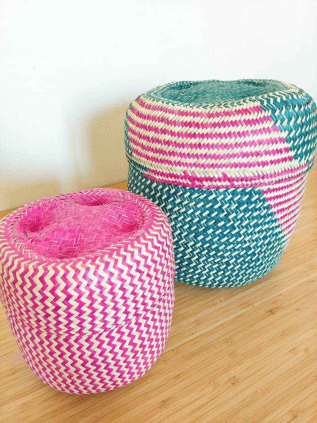 Panier mexicain avec couvercle – Vert et rose – fait main en feuille de palmier