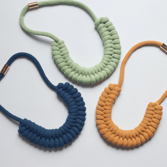 Colliers textiles - Bijoux faits à la main