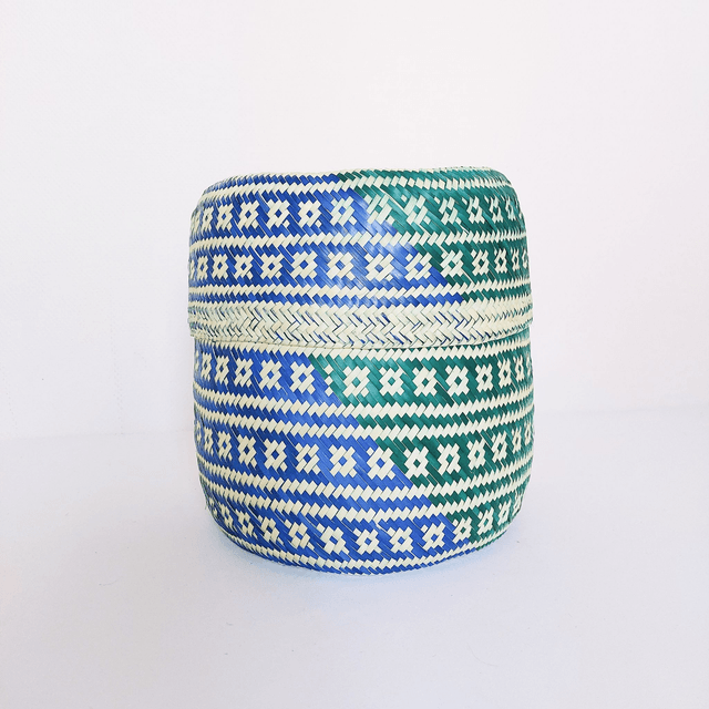 Panier en palme avec motifs mexicains – 28x23 cm, franges bleu et vert