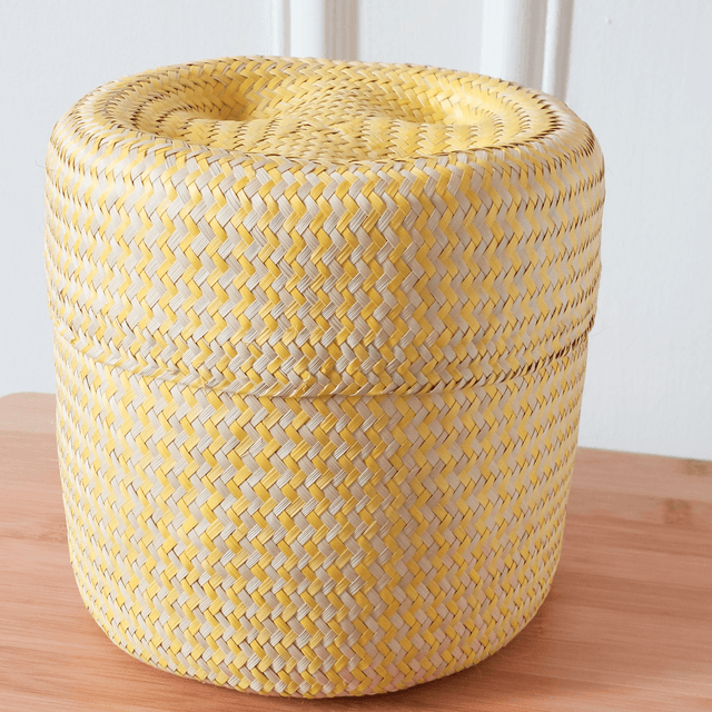 Petit panier mexicain avec couvercle – Jaune & naturel – fait main en palme