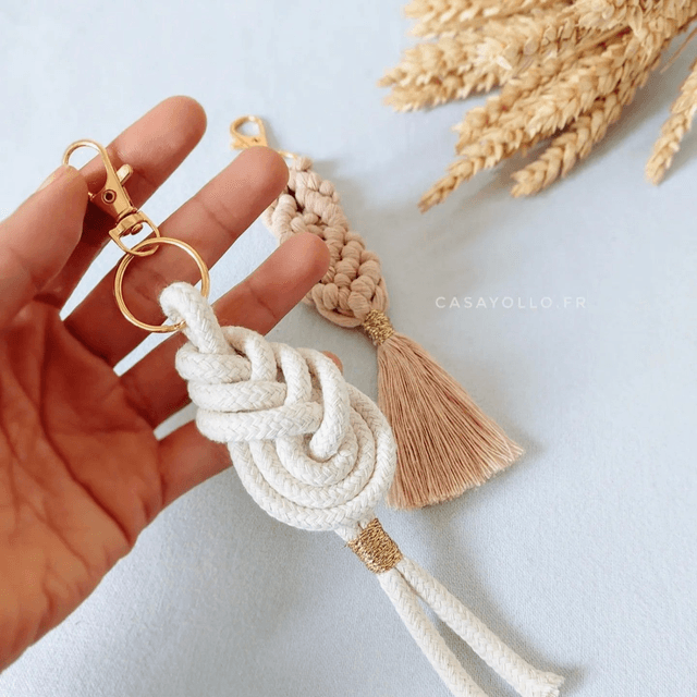 Porte clef en macramé ou bijou de sac - Fait main en France