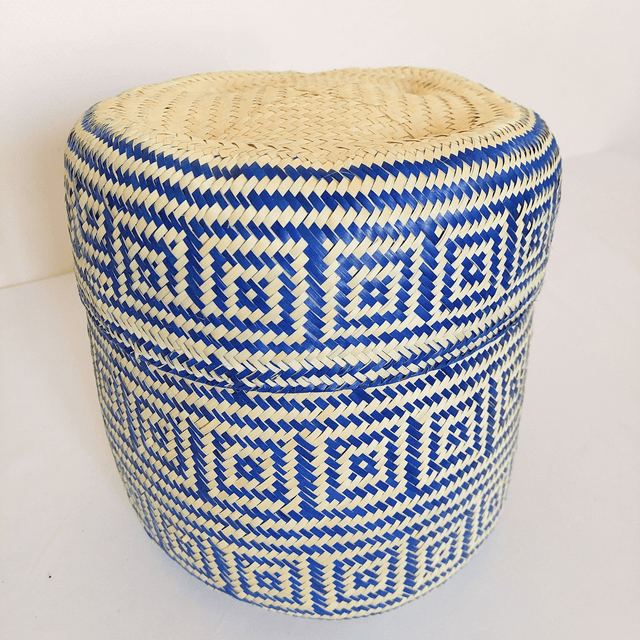 Panier mexicain avec couvercle – Motifs bleus géométriques – fait main en palmier